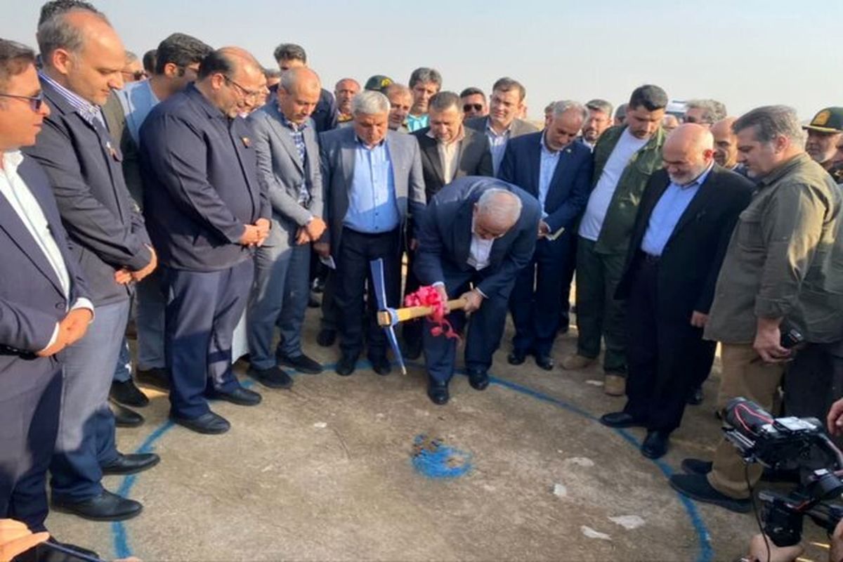 آغاز عملیات اجرایی احداث فاز اول نیروگاه خورشیدی ۶۰۰ مگاواتی 