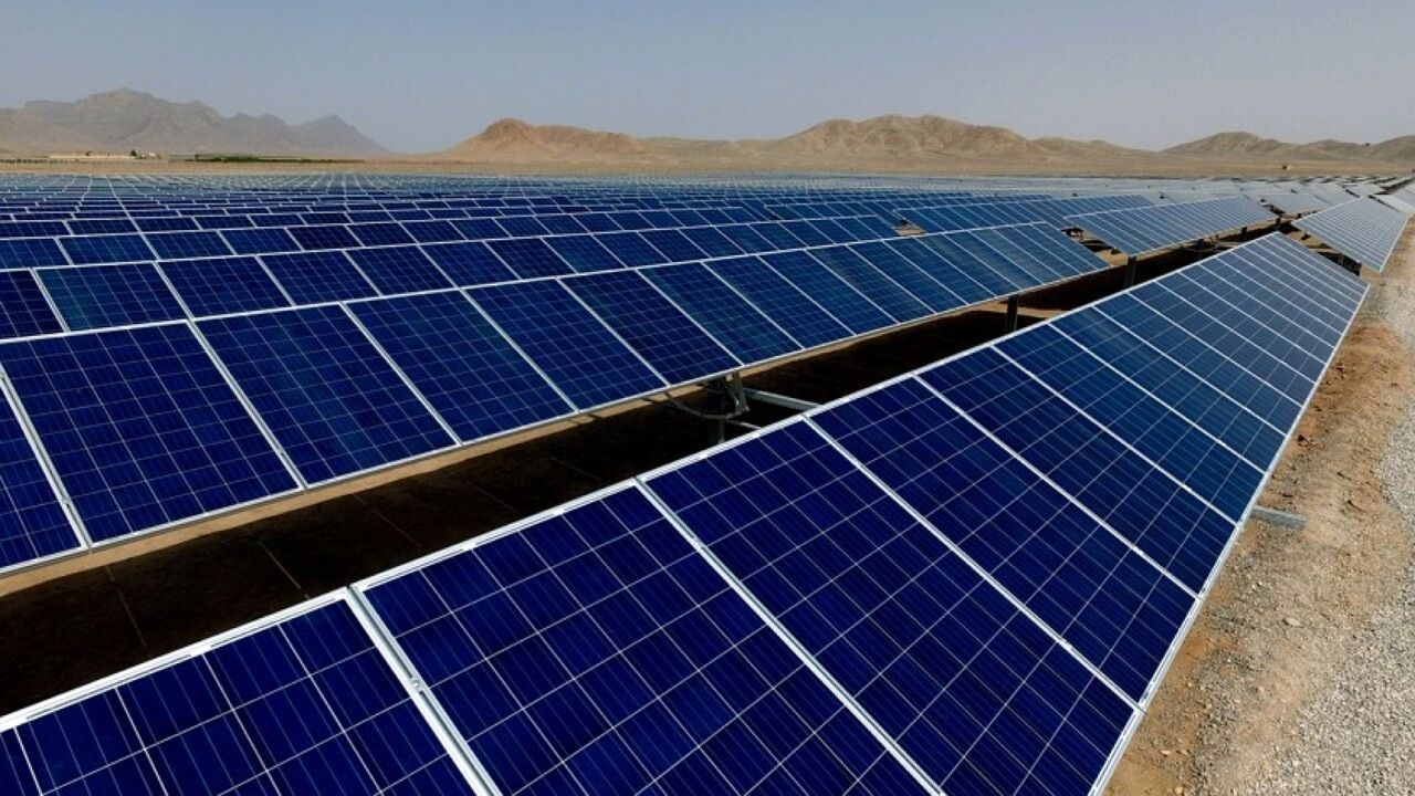 احداث چندین نیروگاه خورشیدی برای کاهش خاموشی‌های احتمالی برق در تهران