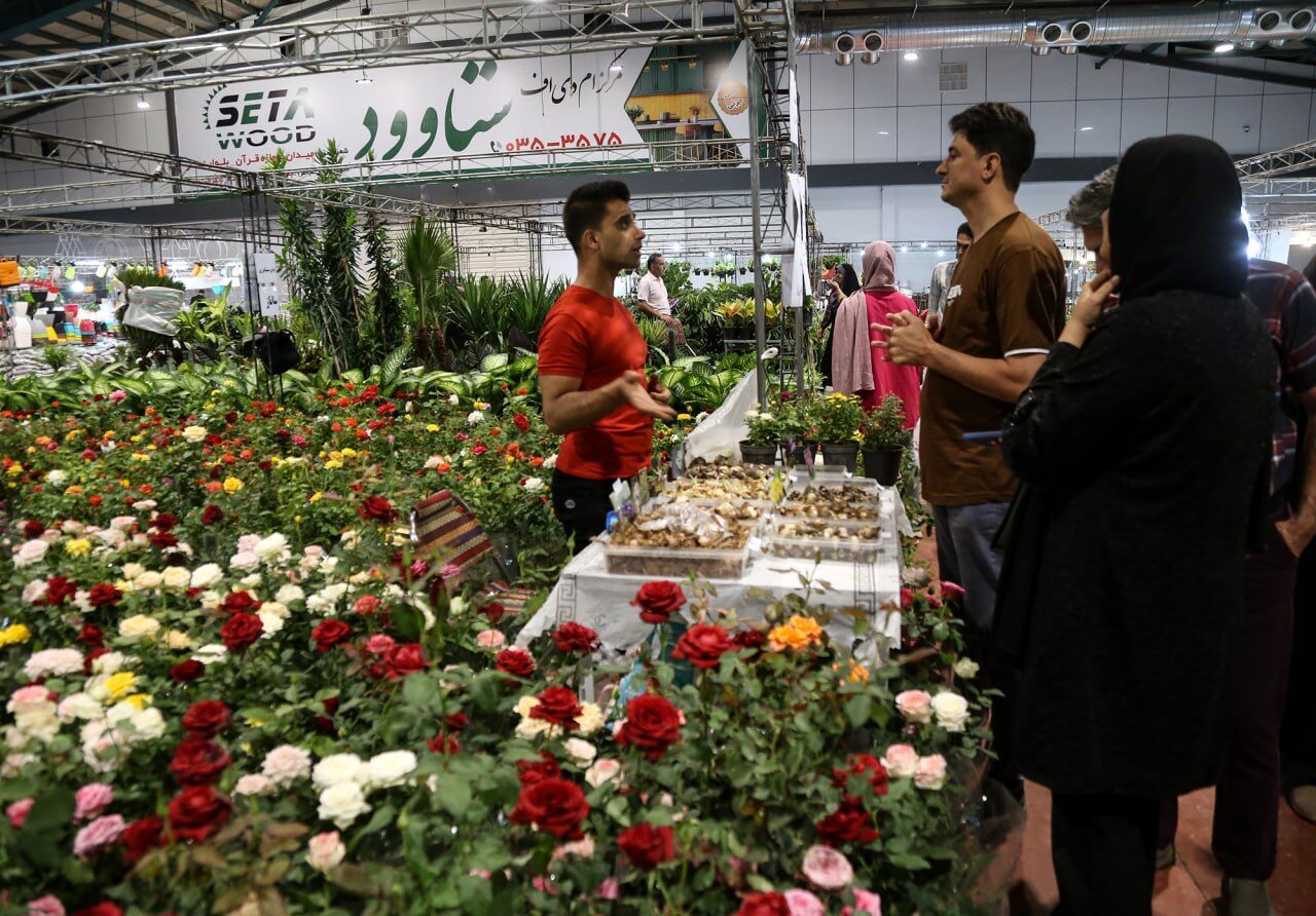 آغاز چهاردهمین نمایشگاه سراسری گل و گیاه کرمانشاه 