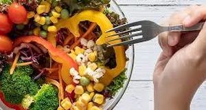 ادعای وزیر جهادکشاورزی: ایرانیان ۲ برابر استاندارد جهانی غذا مصرف می‌کنند