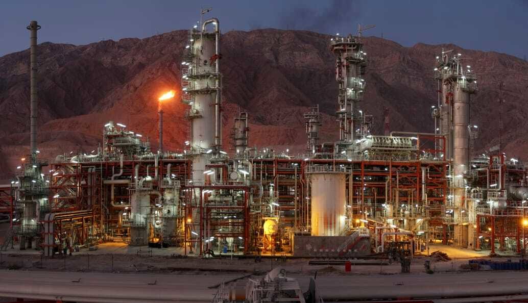 تامین نیمی از نیاز بنزین کشور توسط پالایشگاه مهر خلیج‌فارس