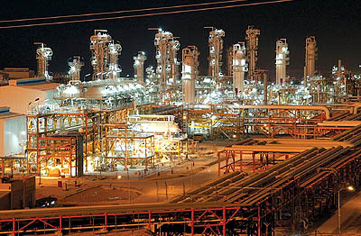 پرداخت ۹۸ درصد از ارز پتروشیمی ها به سامانه نیما و یا مرکز مبادله