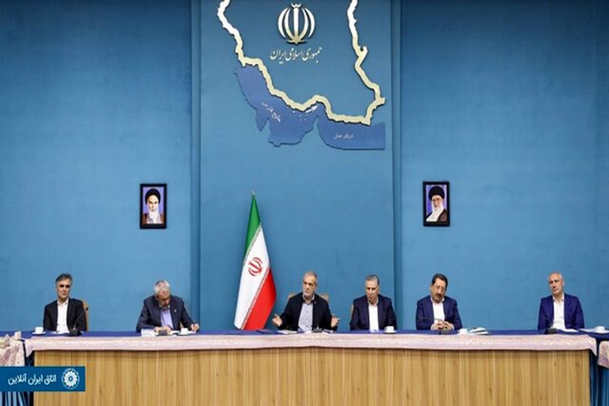 رئیس جمهور از تخصیص ارز بر اساس رابطه‌بازی و رانت شدید انتقاد کرد