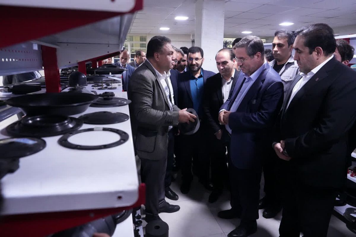 یک واحد تولیدی صنایع لاستیکی در استان آذربایجان‌غربی افتتاح شد
