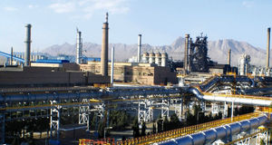 شرکت ذوب آهن، ۱۴ هزار نیروی مازاد دارد