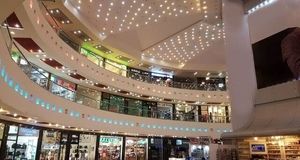 مراکز تجاری و فعالیت اصناف در مشهد باید ساعت ۱۳ تا ۱۷ تعطیل شوند