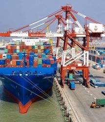 ترخیص ۲۸ هزار تن پودر آلومینا با دستور دادستان از بندر امام خمینی