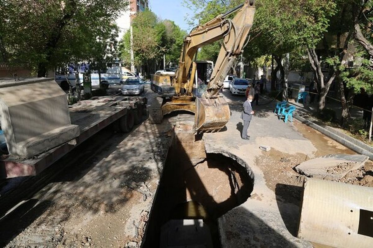 حل مشکل آب میدان قدس تهران تا ساعت ۱۵ امروز