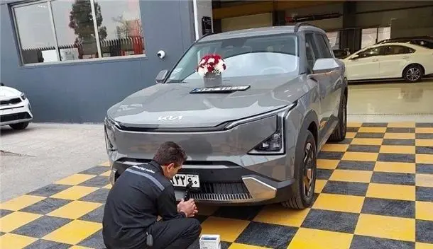 اولین خودرو برقی کیا در ایران، پلاک شد