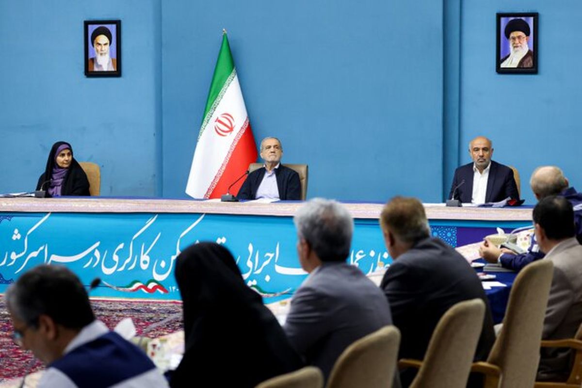 رئیس جمهور: دولت هر کاری که از دستش بربیاید برای ساخت سریع مساکن کارگری انجام میدهد