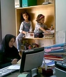 کاهش سن بازنشستگی مادران دارای فرزند با حداقل ۲۰ سال سابقه کار و بیمه 