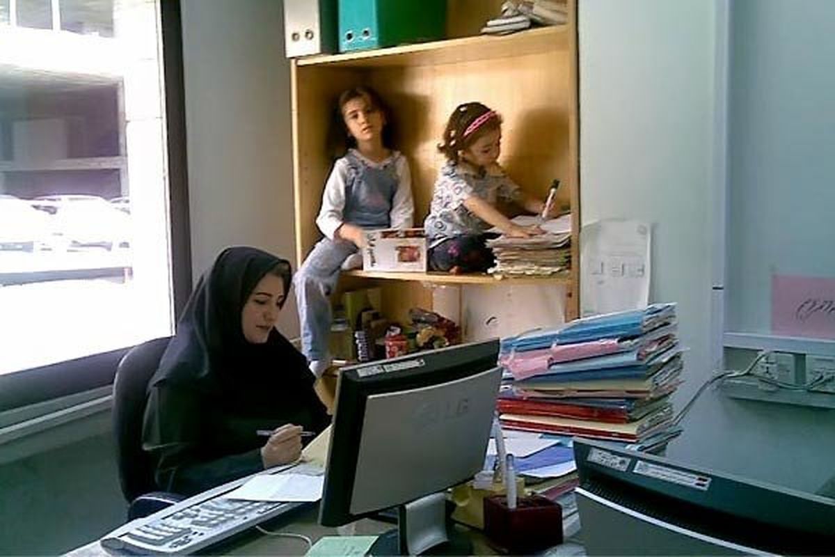 کاهش سن بازنشستگی مادران دارای فرزند با حداقل ۲۰ سال سابقه کار و بیمه 
