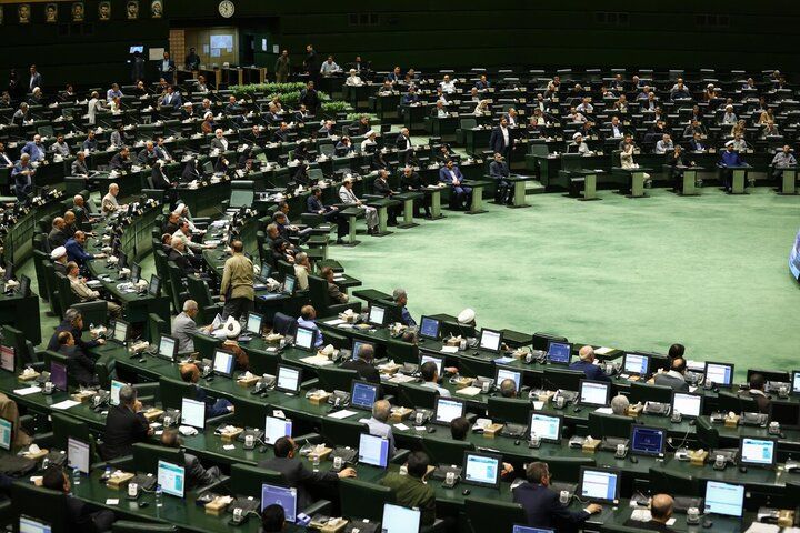 تصویب کلیات طرح اصلاح قانون بیمه اجتماعی رانندگان حمل و نقل بار و مسافر بین شهری