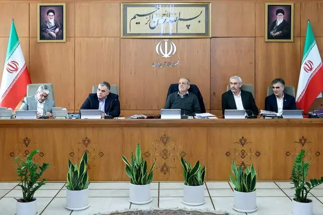 تاکید پزشکیان بر تسریع در اجرای قرارداد توسعه میدان نفتی آزادگان
