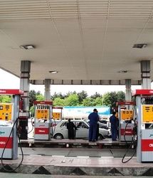 ادعای عجیب معاون رئیس جمهور: واردات گسترده بنزین باعث افزایش تورم می‌شود