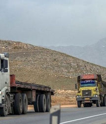 ممنوعیت تردد کامیون و اتوبوس در خط سرعت آزادراه و بزرگراه‌ها