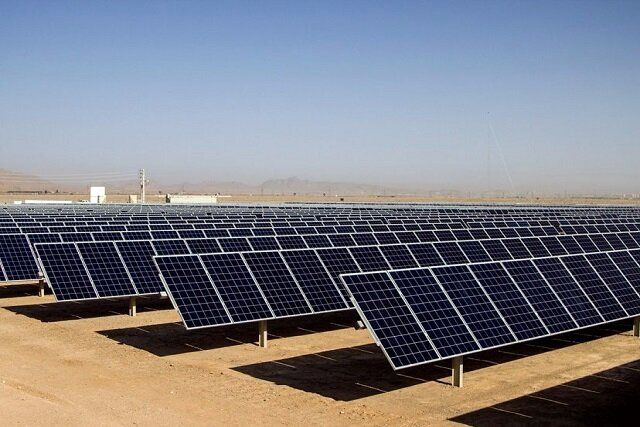 افتتاح  ۳۰ نیروگاه خورشیدی در فراهان استان مرکزی