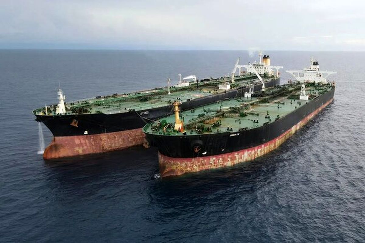 اندونزی، ابرنفتکش ایرانی را به حراج گذاشت