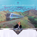 رئیس جمهور: در حال حاضر بسیاری از بخشهای شبکه ریلی کشور ناقص هستند