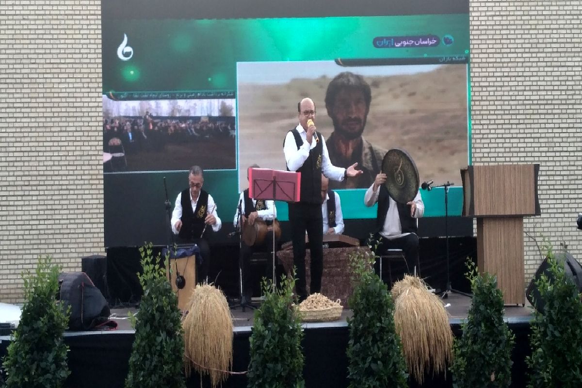 جشنواره برنج و بادام زمینی در رشت برگزار شد