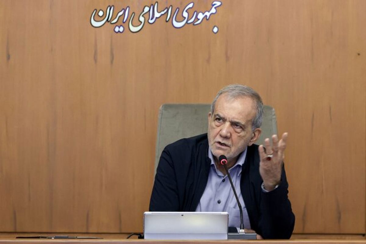 تاکید رئیس جمهور بر اجرای هرچه سریع‌تر نیروگاه‌های خورشیدی