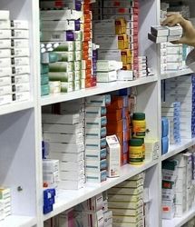 وعده پرداخت ۵ همت از مطالبات داروخانه‌ها طی روزهای آینده