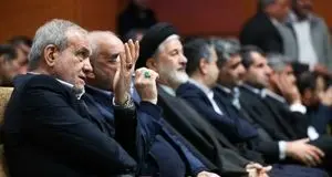 پزشکیان: خودروهای دولتی حق استفاده از سهمیه کارت سوخت ندارند / قدم اول توسعه، زیرساخت است