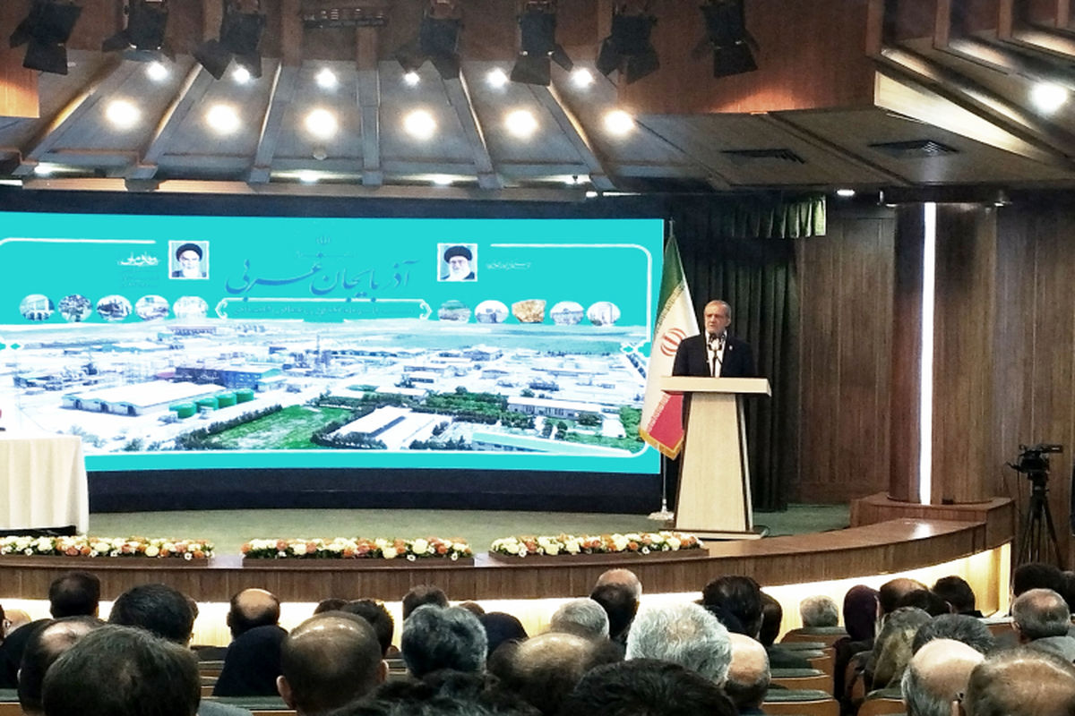 رئیس جمهور: دولت آماده برطرف کردن موانع توسعه استان آذربایجانغربی است