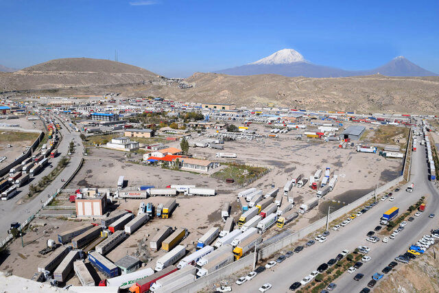 رشد ۴ درصدی کالای وارد شده به کشور از گمرک بازرگان