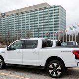 کاهش فروش خودروهای برقی در آمریکا