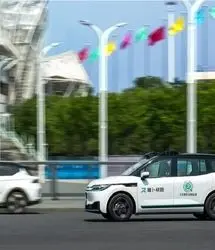 تاکسی خودران چینی حادثه آفرید