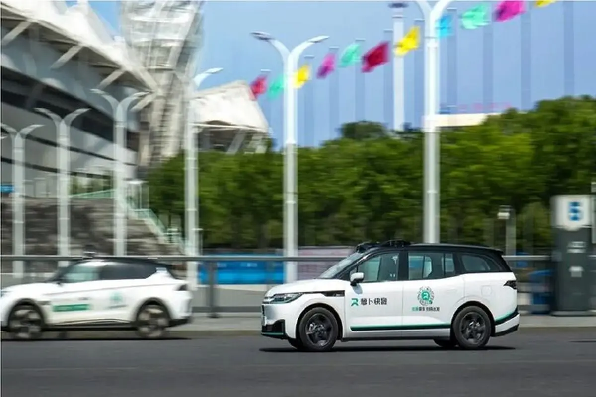 تاکسی خودران چینی حادثه آفرید