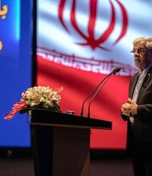 عارف: قوانین بیمه شامل شرایط جنگی نمی‌شود گرچه ما در منطقه جنگی هستیم