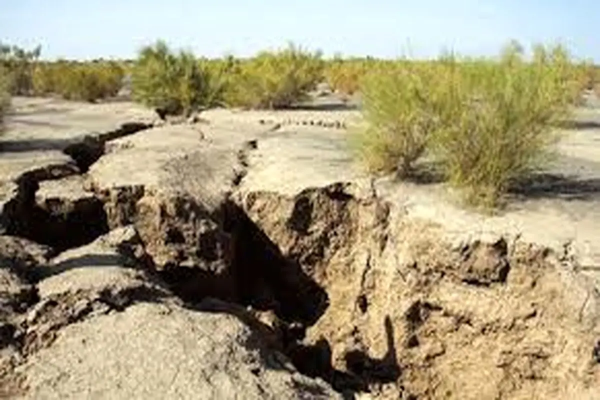 فرونشست در برخی مناطق ساوه و زرندیه به یک متر رسیده است