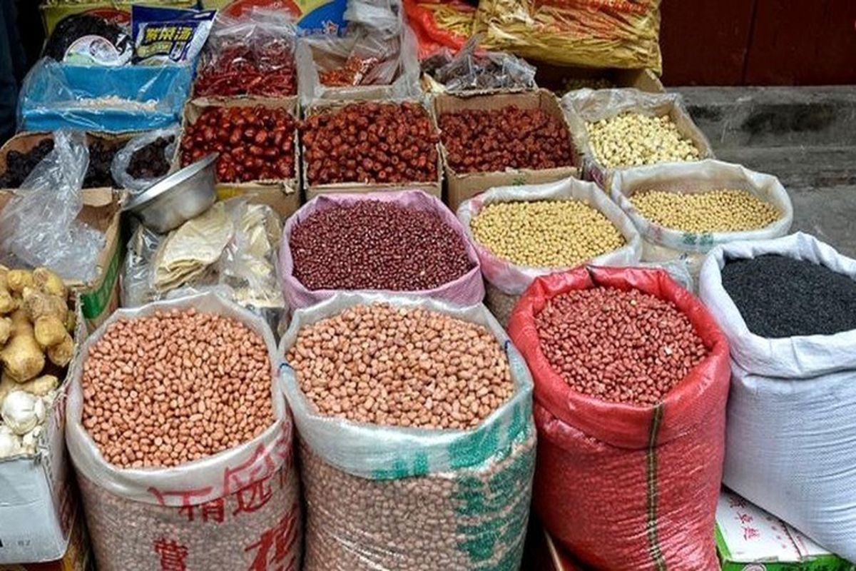 کاهش قیمت لوبیا در بازار / کمبود حبوبات نداریم