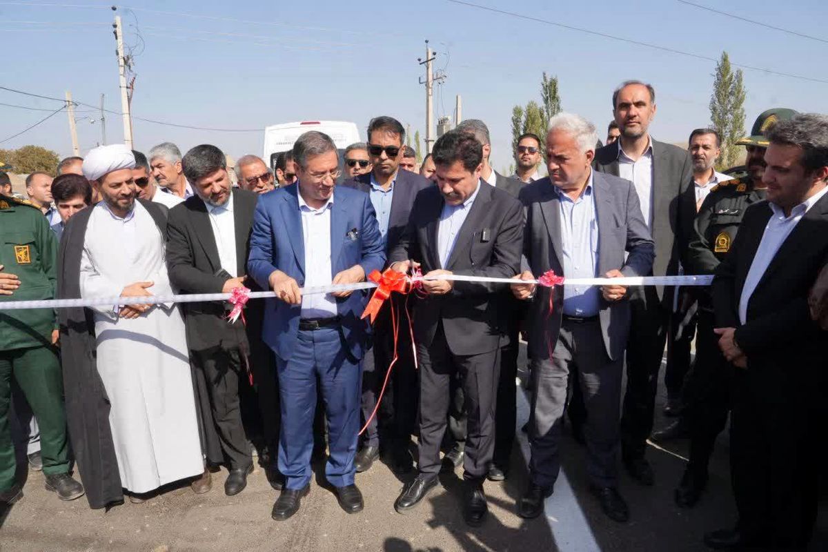 افتتاح ۱۲۳ پروژه طرح هادی و آسفالت معابر روستایی در آذربایجانغربی