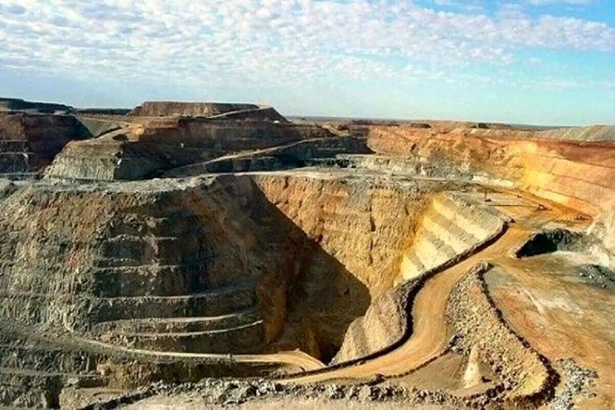 ذخیره قطعی  بیش از ۳۸۰ میلیون تنی سنگ های تزئینی در معادن استان خراسان جنوبی