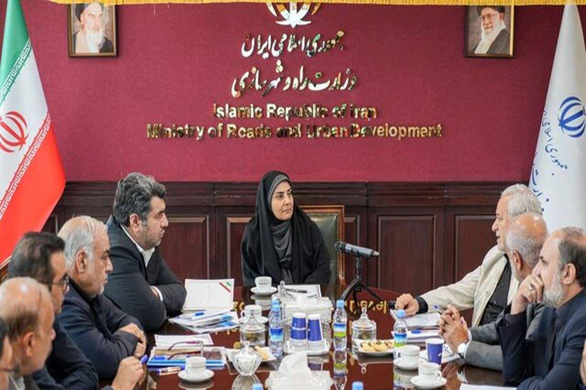 تاکید وزیر راه برای تکمیل و اتمام راه آهن چابهار زاهدان