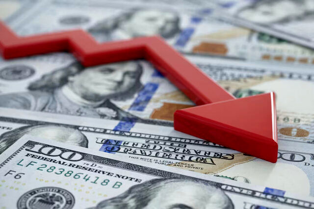 بزرگترین افت ماهانه دلار آمریکا از اواخر سال ۲۰۲۲ 