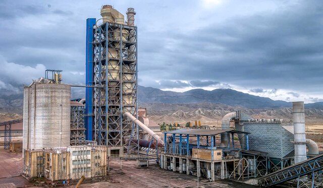 باید برنامه محدودیت‌های انرژی صنایع اعلام شود