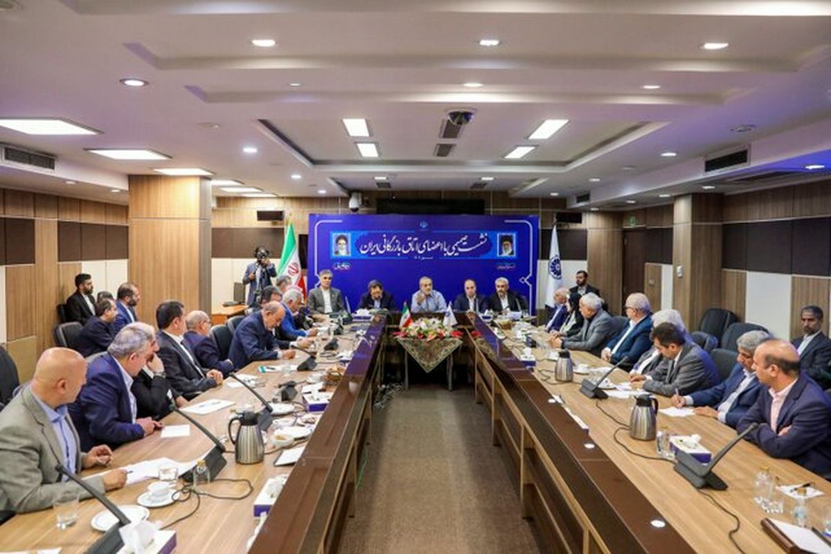 رئیس جمهور، تصمیمهای اقتصادی شوکدهنده به جامعه را نادرست خواند