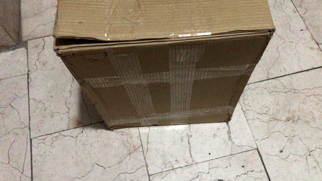 تیپاکس مسئولیت ناپذیر / تحویل کالای قاچاق بصورت شکسته و با دریافت هزینه نامتعارف از مشتری!