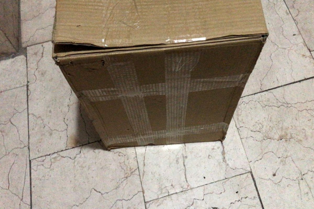 تیپاکس مسئولیت ناپذیر / تحویل کالای قاچاق بصورت شکسته و با دریافت هزینه نامتعارف از مشتری!