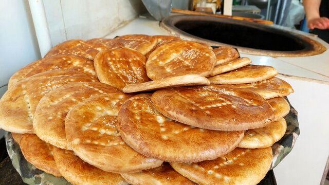 افزایش ۳۰ درصدی قیمت کلوچه سنتی در ملایر