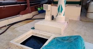 توقیف یک فروند شناور حامل ۲۴۰ هزار لیتر سوخت قاچاق توسط نیروی دریایی سپاه در آب‌های خلیج فارس 